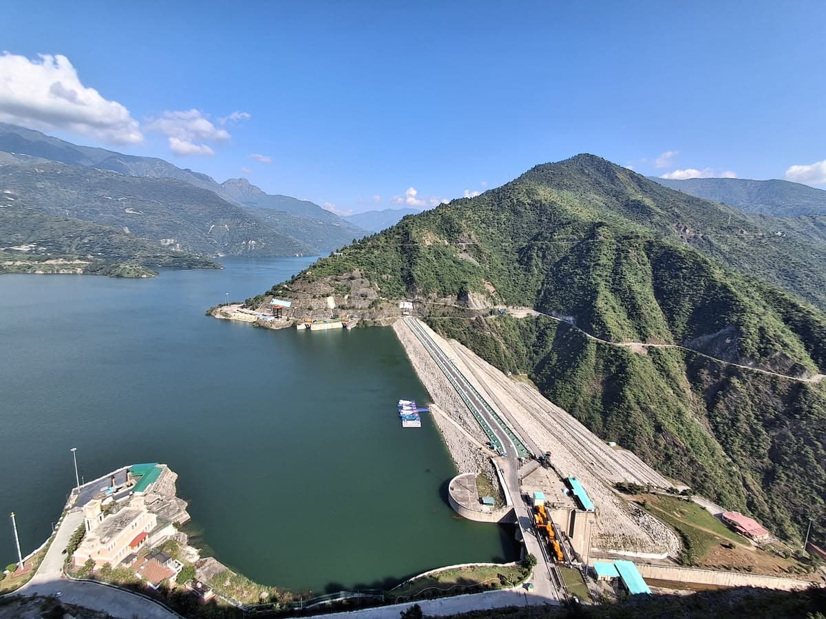 Camping & Resorts in Tehri